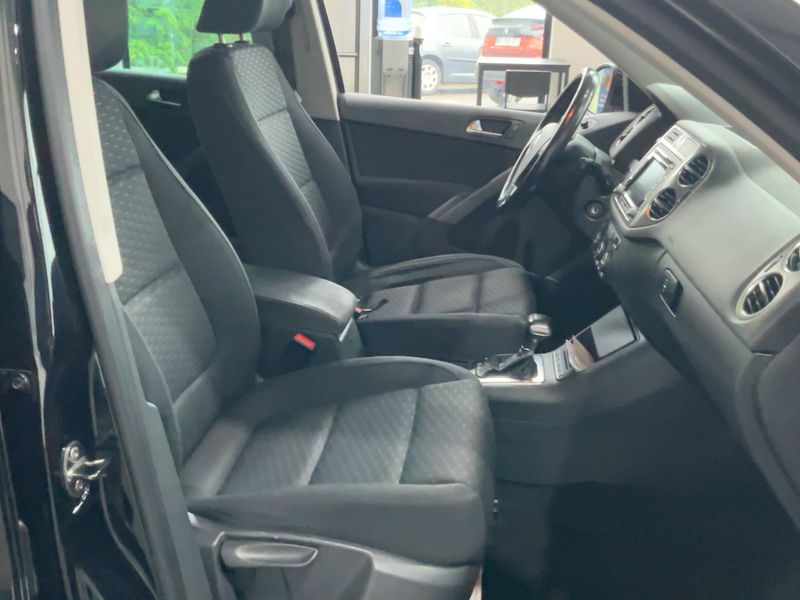 Volkswagen Tiguan 2.0 TDI Sport & Style 4Motion — zdjęcie 11