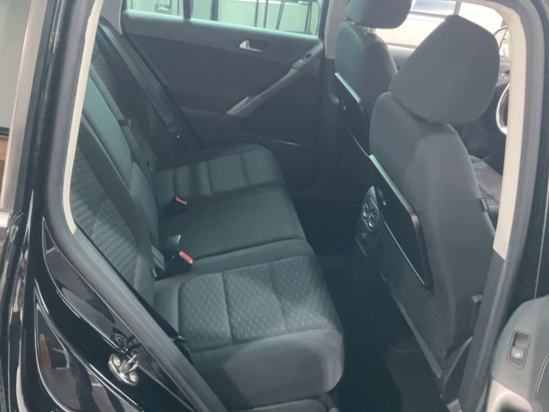 Volkswagen Tiguan 2.0 TDI Sport & Style 4Motion — zdjęcie 14