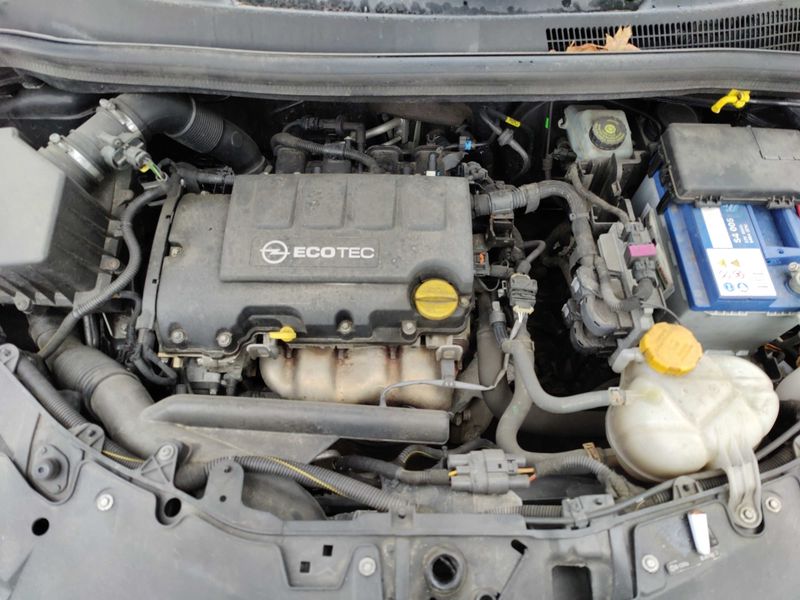 Opel Corsa 1.2 Color Edition 2011 – снимка 8