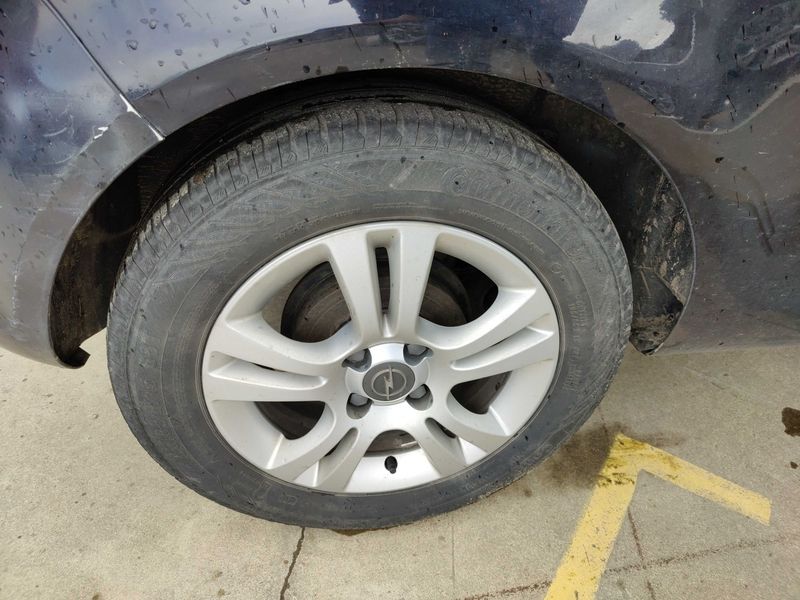 Opel Corsa 1.2 Color Edition 2011 – снимка 23