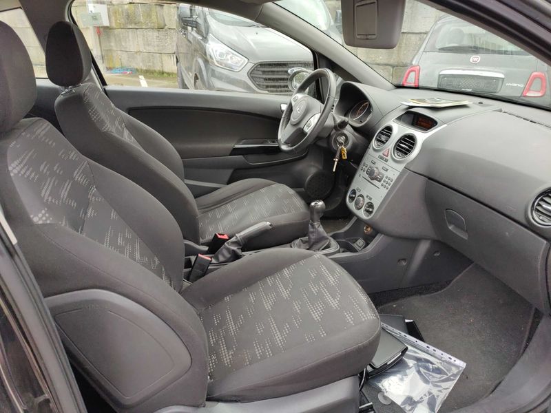 Opel Corsa 1.2 Color Edition 2011 – снимка 10