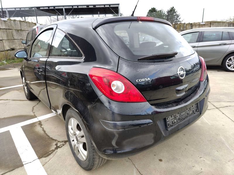Opel Corsa 1.2 Color Edition 2011 – снимка 3
