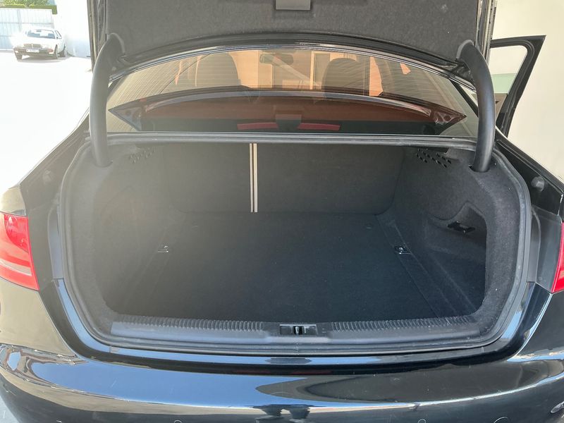 Audi A4 2.0 TDI — zdjęcie 10