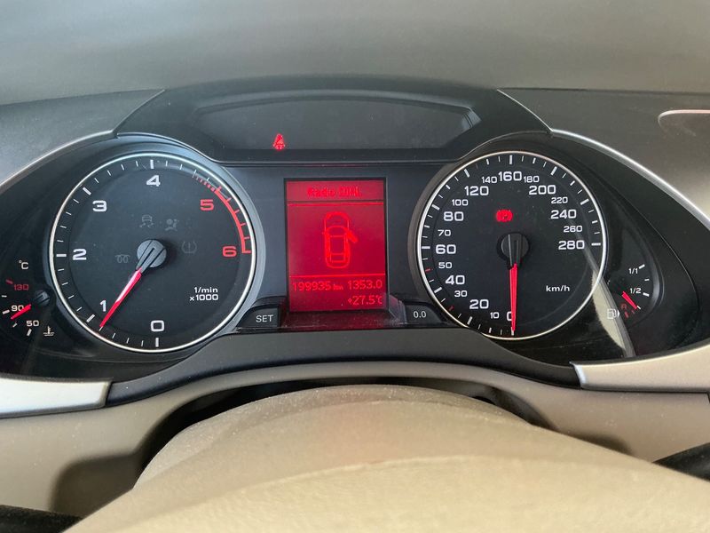 Audi A4 2.0 TDI — zdjęcie 13
