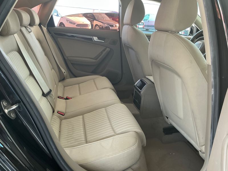 Audi A4 2.0 TDI — zdjęcie 14