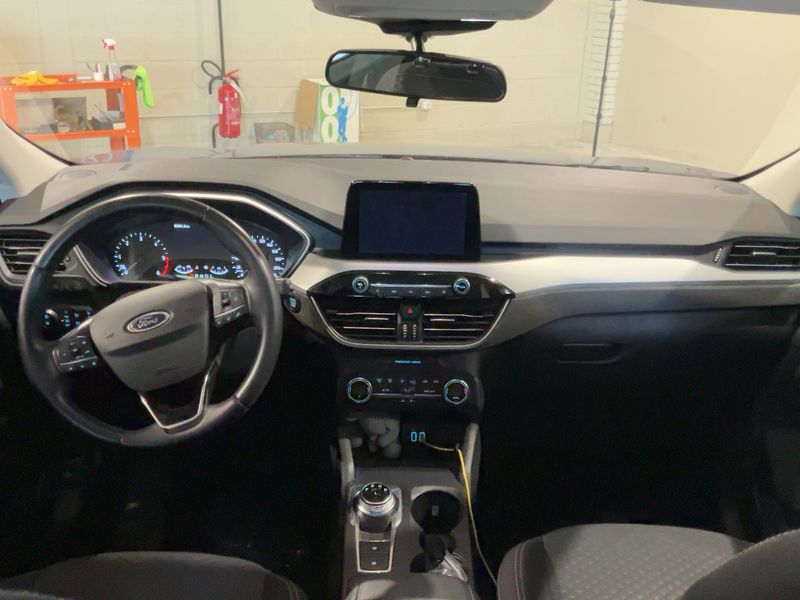 Ford Kuga 1.5 TDCi EcoBlue Cool&Connect — zdjęcie 12