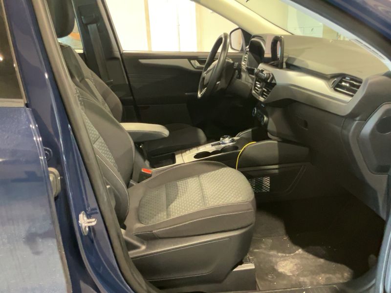 Ford Kuga 1.5 TDCi EcoBlue Cool&Connect — zdjęcie 11