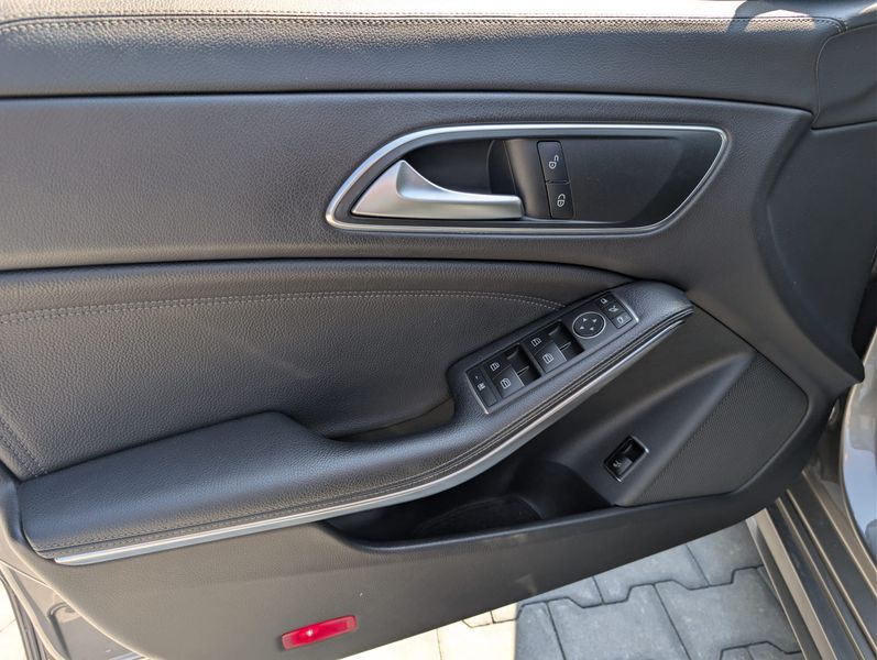 Mercedes-Benz CLA-Klasse CLA 200 Shooting Brake AMG Line — zdjęcie 20