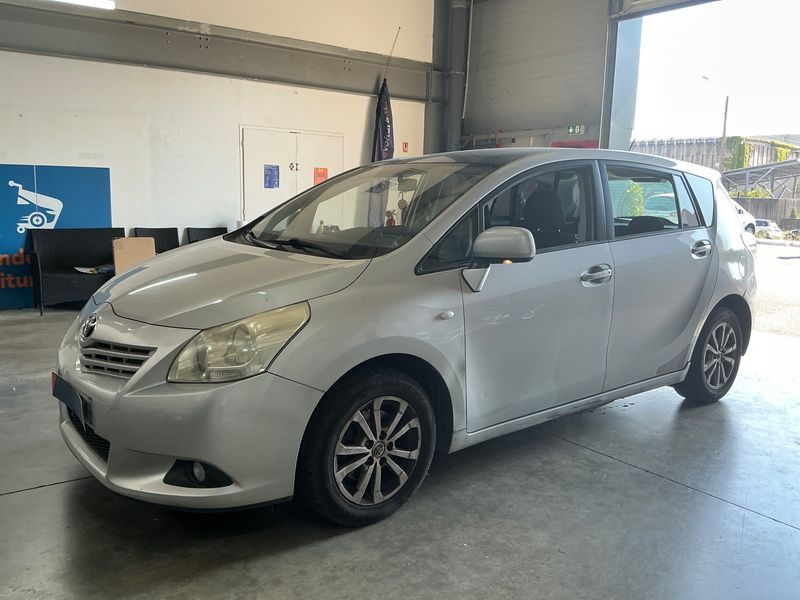 Toyota Verso 2.0 D-4D SkyView Edition