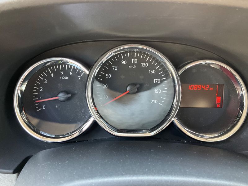 Dacia Lodgy 1.6 Basis — zdjęcie 13