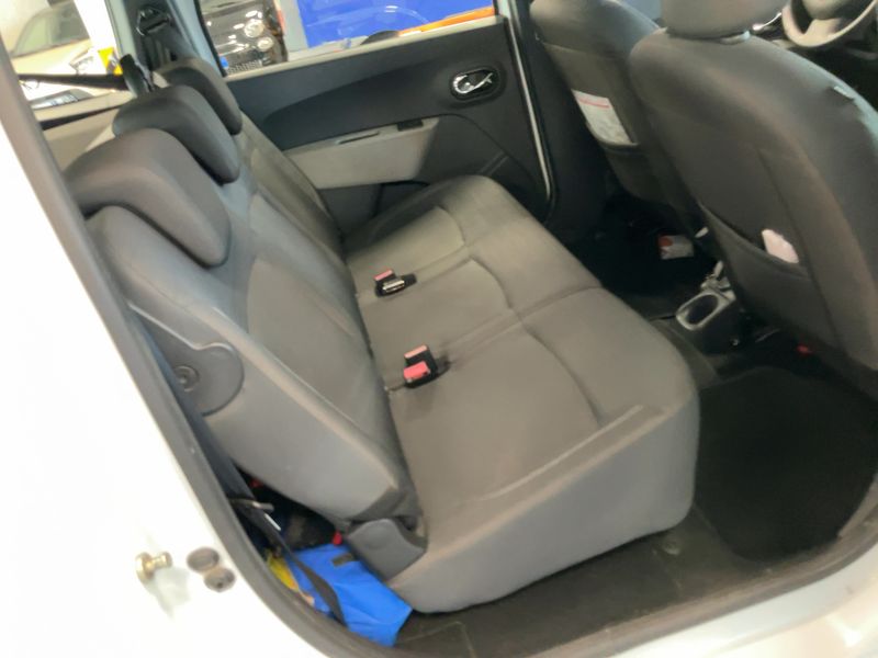Dacia Lodgy 1.6 Basis — zdjęcie 14