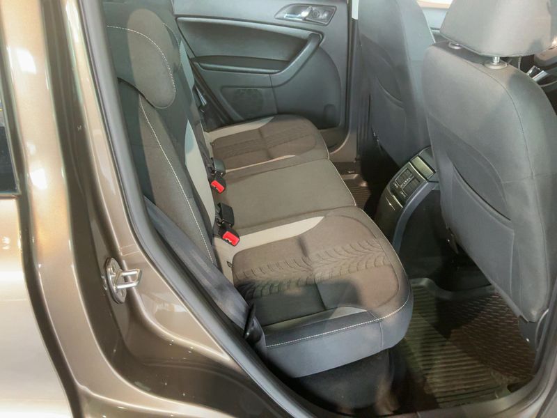 Skoda Yeti 2.0 TDI Adventure 4x4 — zdjęcie 14
