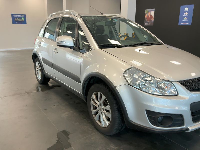 Suzuki SX4 1.6 Evolution 4x4 — zdjęcie 8