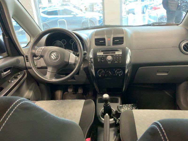 Suzuki SX4 1.6 Evolution 4x4 — zdjęcie 12