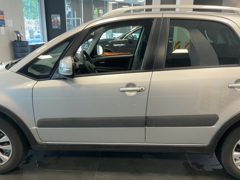 Suzuki SX4 1.6 Evolution 4x4 — zdjęcie 4