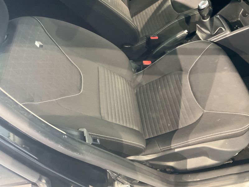 Renault Clio 0.9 Energy Limited 2018 – снимка 26