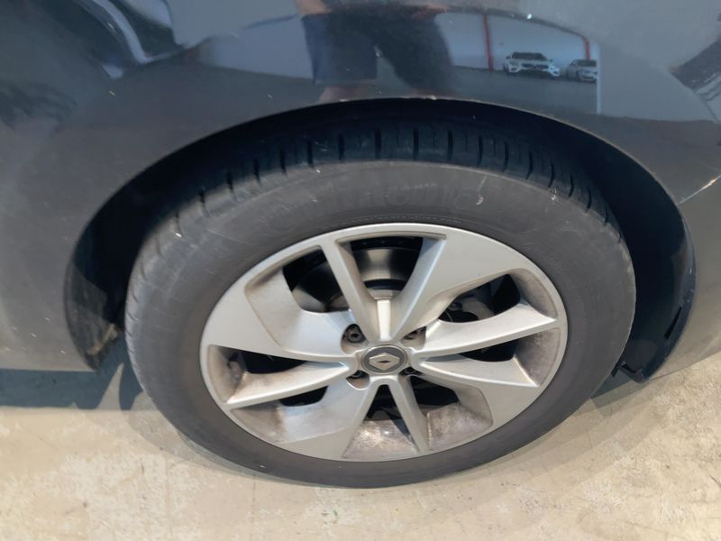 Renault Clio 0.9 Energy Limited 2018 – снимка 11