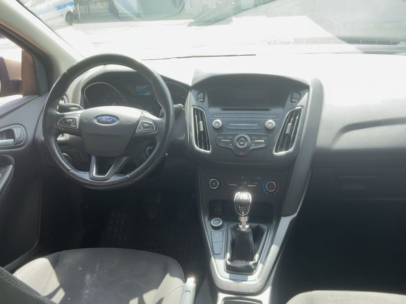 Ford Focus 1.0 EcoBoost Trend — zdjęcie 12