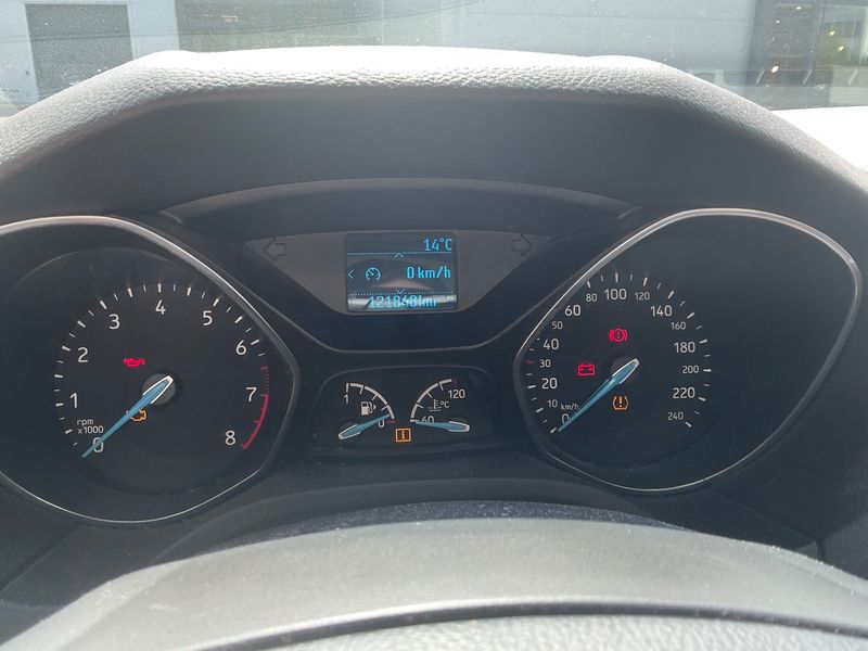 Ford Focus 1.0 EcoBoost Trend — zdjęcie 13