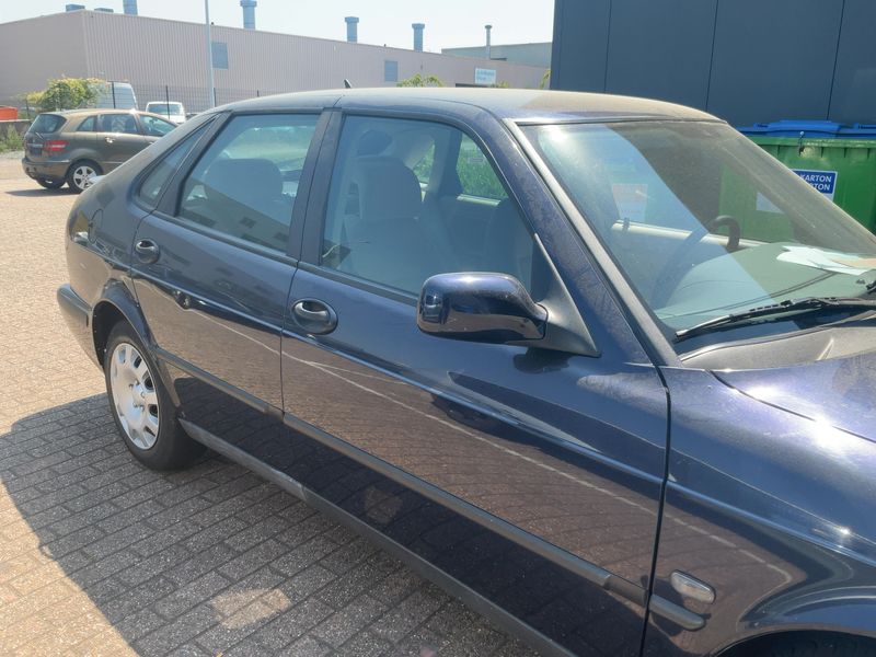 Saab 9-3 2.0 T SE — zdjęcie 8