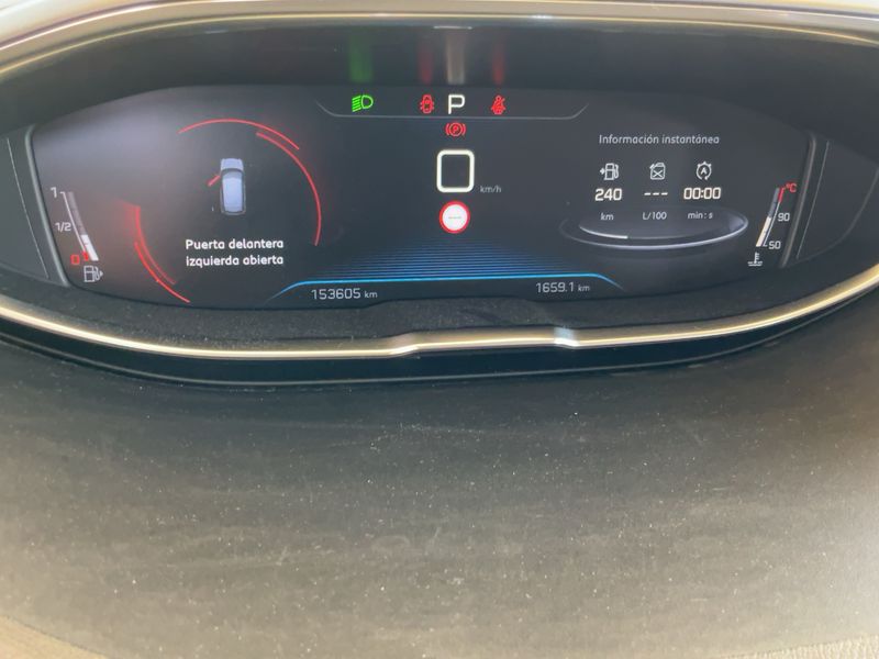 Peugeot 3008 1.2 PureTech Allure — zdjęcie 13