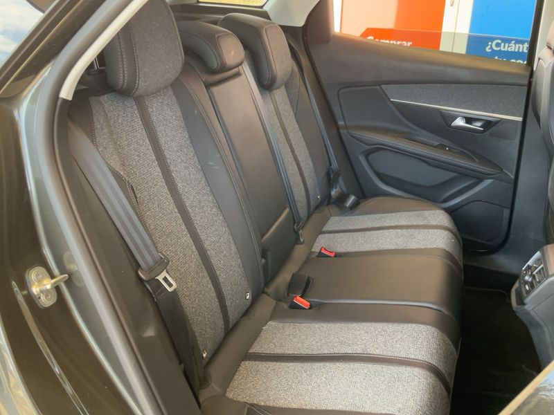 Peugeot 3008 1.2 PureTech Allure — zdjęcie 14