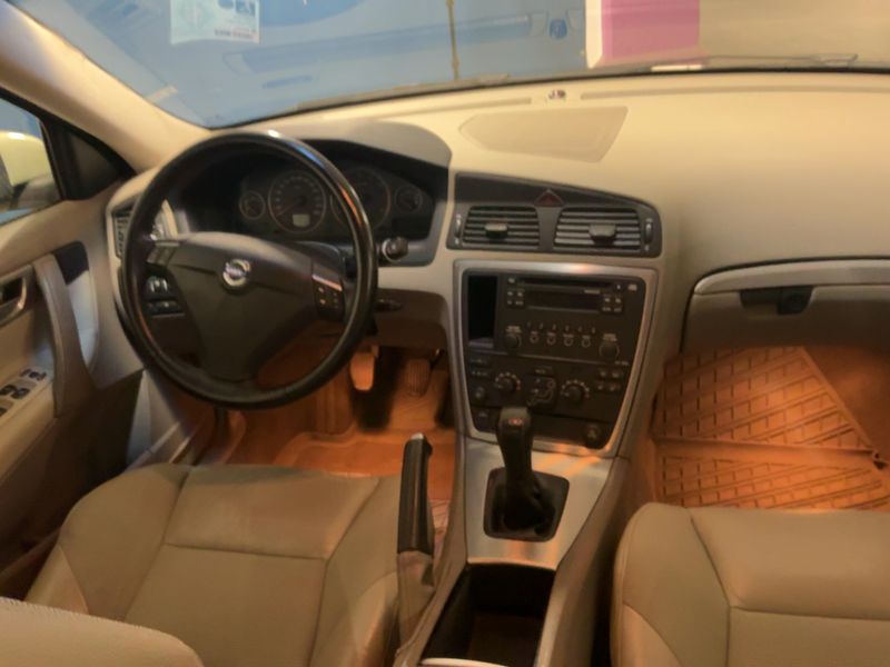 Volvo S60 2.4 Kinetic — zdjęcie 12