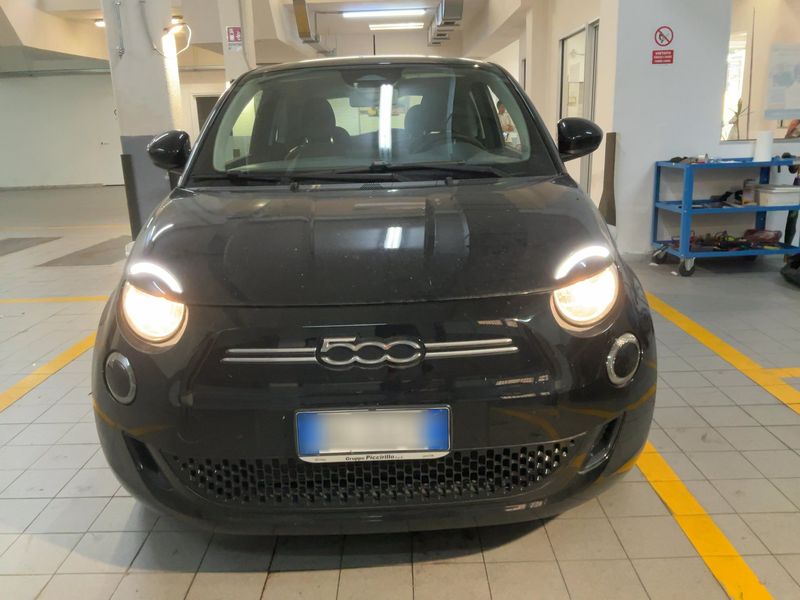Fiat 500e electric drive 87 kW Icon — zdjęcie 9