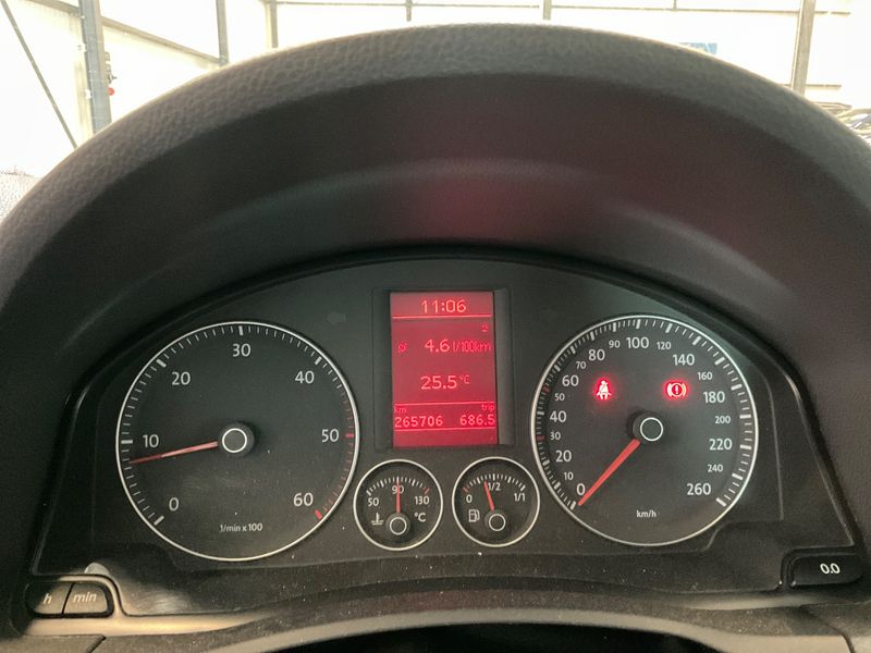 Volkswagen Golf V 1.9 TDI United BlueMotion Tech — zdjęcie 4