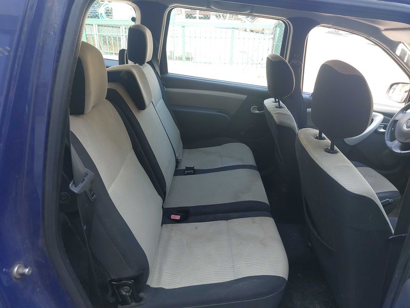 Dacia Logan MCV 1.5 dCi Prestige — zdjęcie 13