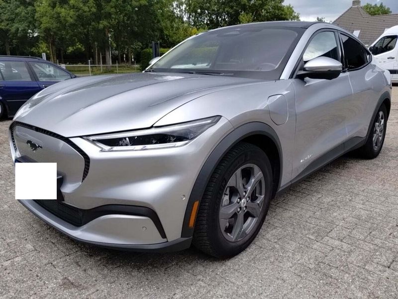 Ford Mustang Mach-E electric drive 198 kW
