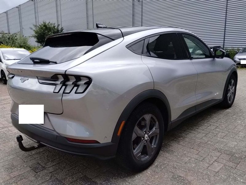 Ford Mustang Mach-E electric drive 198 kW — zdjęcie 3