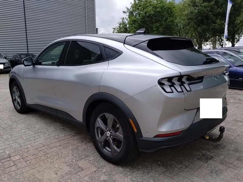 Ford Mustang Mach-E electric drive 198 kW — zdjęcie 2