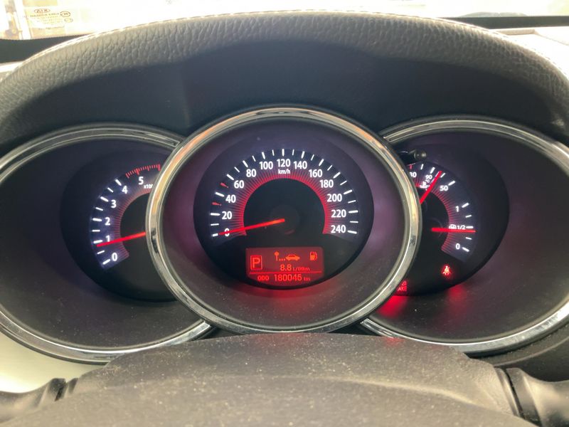 Kia Sorento 2.2 CRDi Spirit 4WD — zdjęcie 13