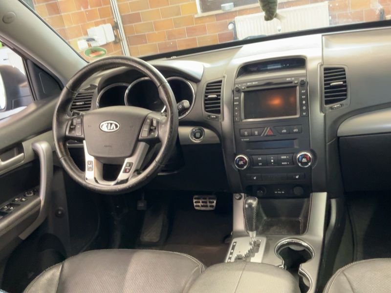 Kia Sorento 2.2 CRDi Spirit 4WD — zdjęcie 12