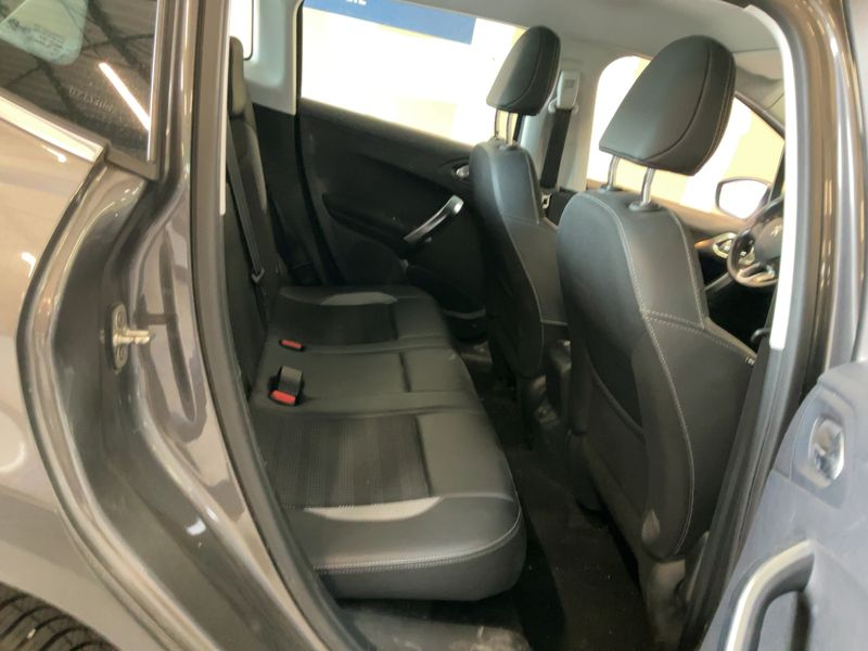 Peugeot 2008 1.6 Blue-HDi Allure — zdjęcie 14