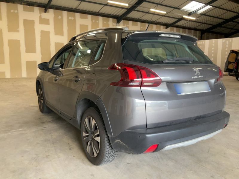 Peugeot 2008 1.6 Blue-HDi Allure — zdjęcie 3