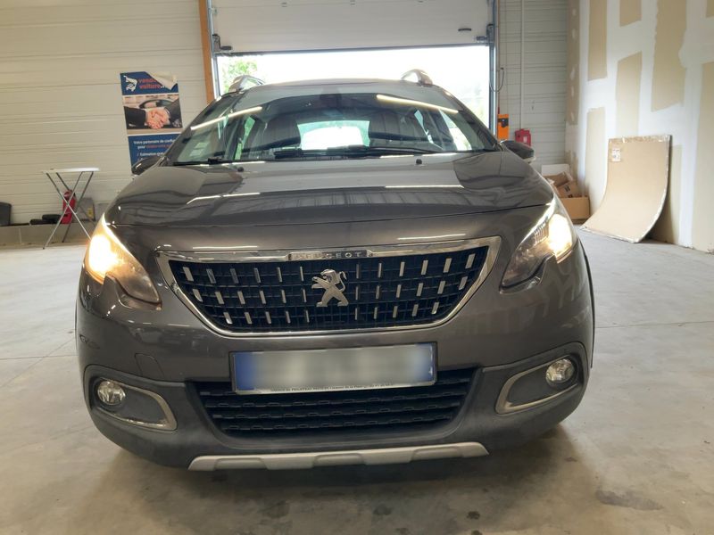Peugeot 2008 1.6 Blue-HDi Allure — zdjęcie 9