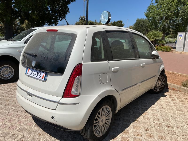 Lancia Musa 1.3 JTD Diva — zdjęcie 2