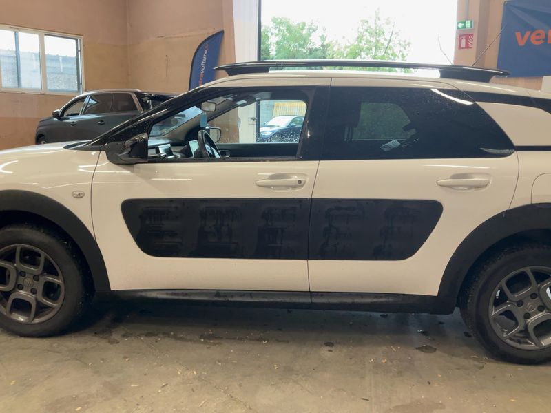 Citroen C4 Cactus 1.6 Blue-HDi Shine 2018 – снимка 4