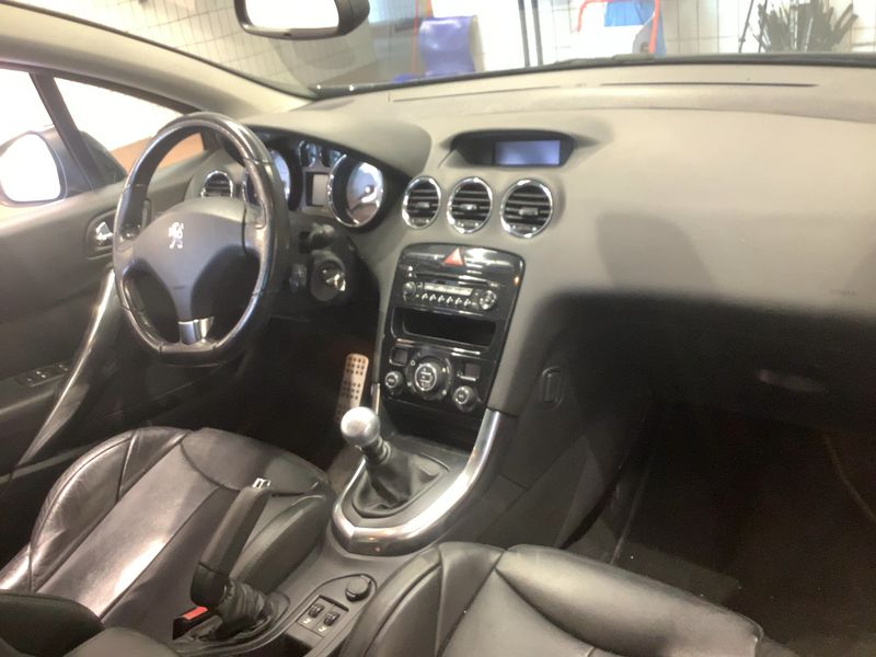 Peugeot 308 2.0 HDi Platinum 2010 – снимка 18