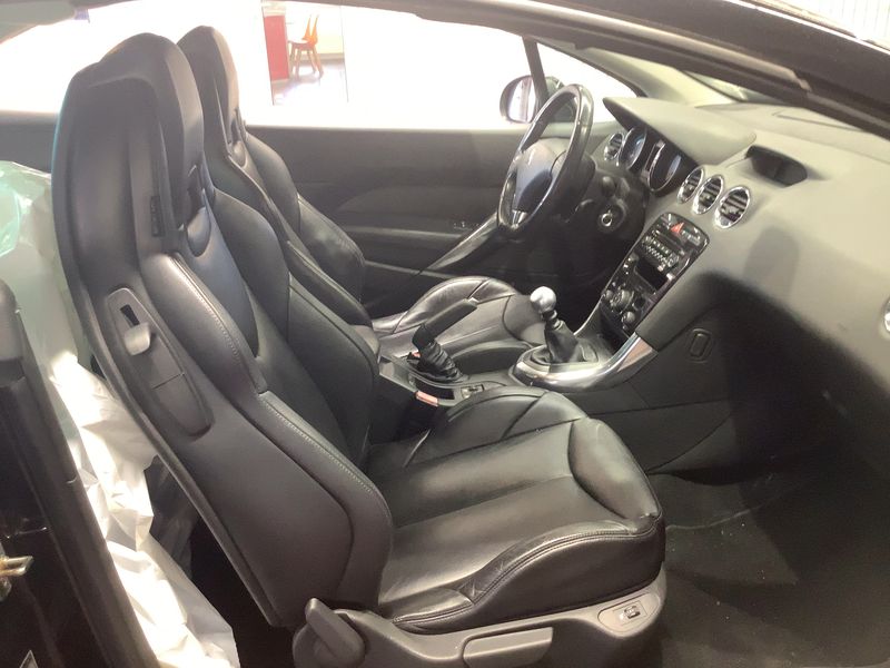 Peugeot 308 2.0 HDi Platinum 2010 – снимка 17