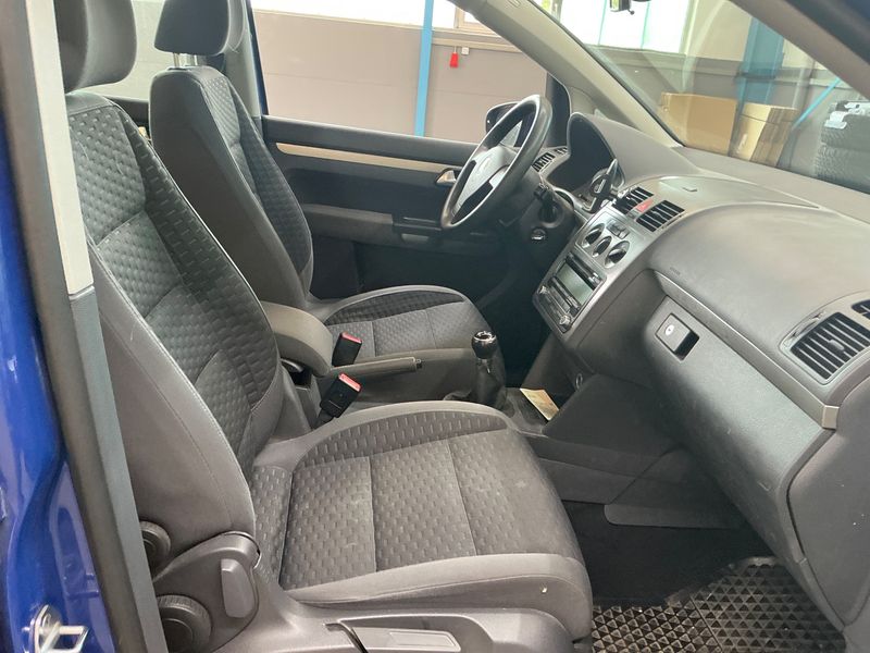 Volkswagen Touran 1.9 TDI Trendline BlueMotion Tech — zdjęcie 3