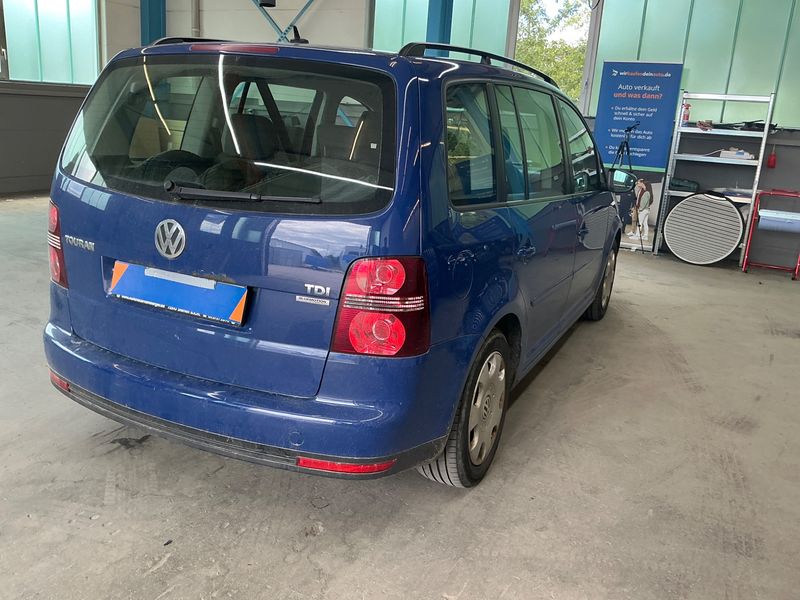 Volkswagen Touran 1.9 TDI Trendline BlueMotion Tech — zdjęcie 2