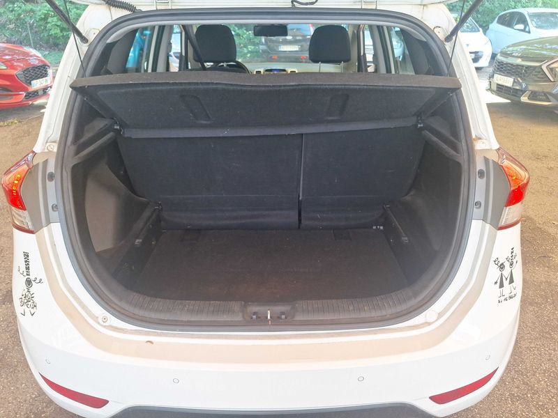 Hyundai ix20 1.6 CRDi Business Blue — zdjęcie 9
