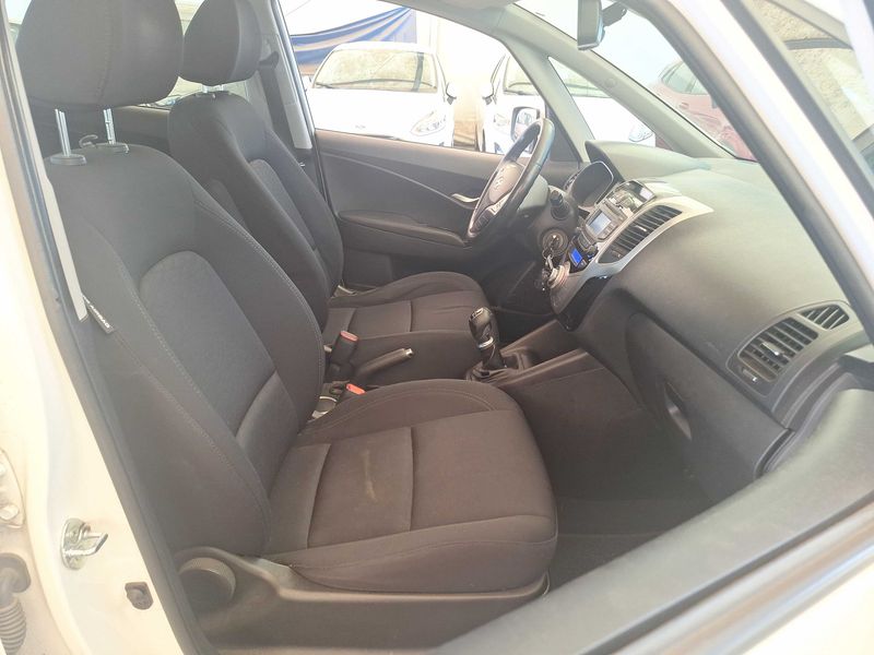 Hyundai ix20 1.6 CRDi Business Blue — zdjęcie 10