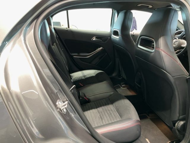 Mercedes-Benz GLA-Klasse GLA 200 AMG Line — zdjęcie 14