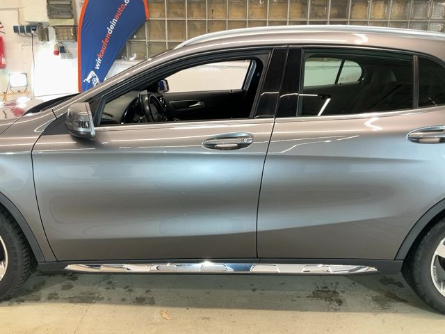 Mercedes-Benz GLA-Klasse GLA 200 AMG Line — zdjęcie 4