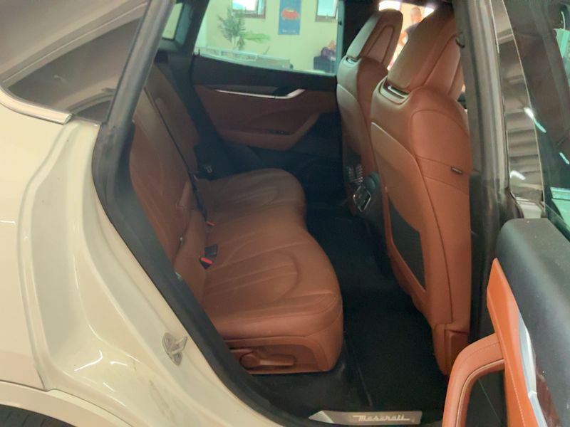 Maserati Levante 3.0 V6 Diesel GranSport — zdjęcie 14