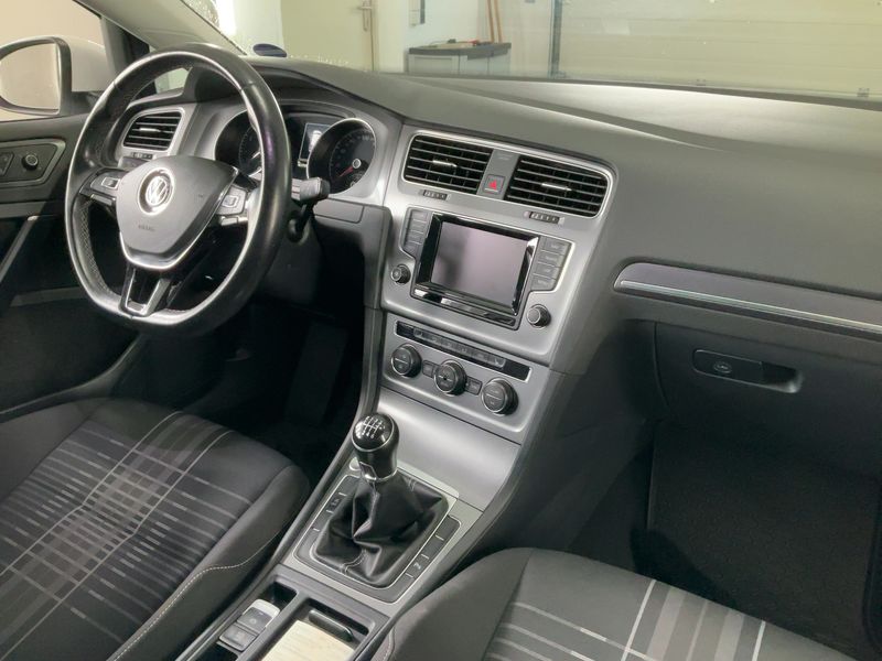 Volkswagen Golf VII 1.2 TSI Lounge BlueMotion Tech — zdjęcie 12